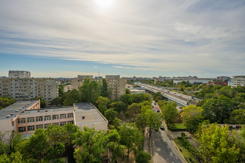 Turda, 10 min. Metrou Basarab si Grivita.